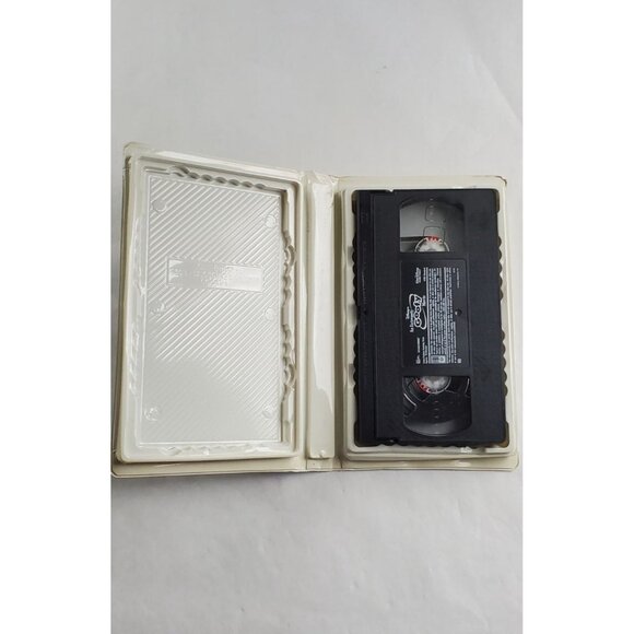 An Extremely Goofy Movie VHS Tape 2000 Disney - Clamshell - Picture 4 of 6